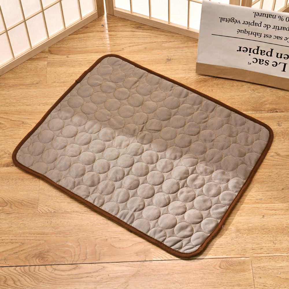 CoolPaws™ - Selbstkühlende Komfort-Matte für Haustiere