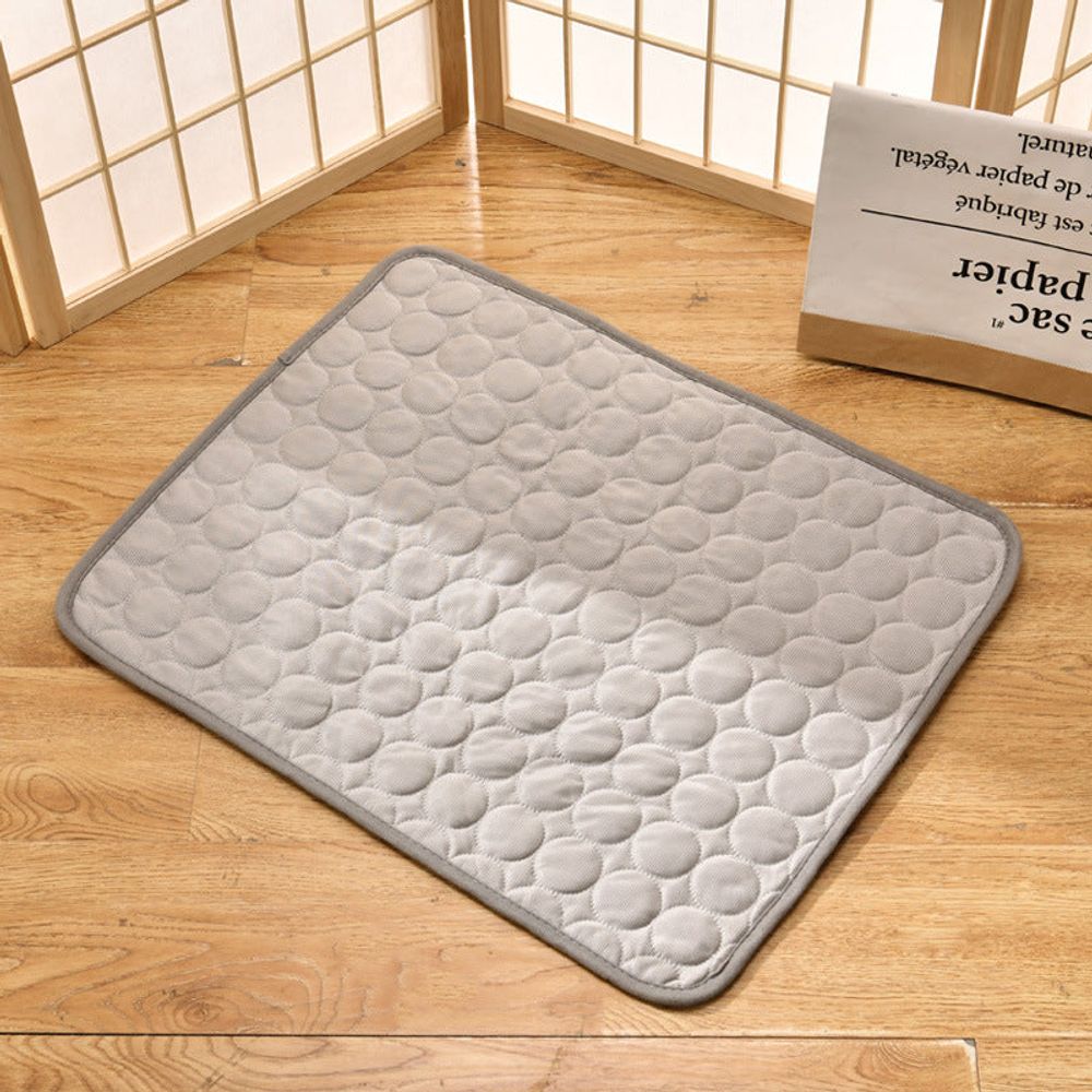CoolPaws™ - Selbstkühlende Komfort-Matte für Haustiere