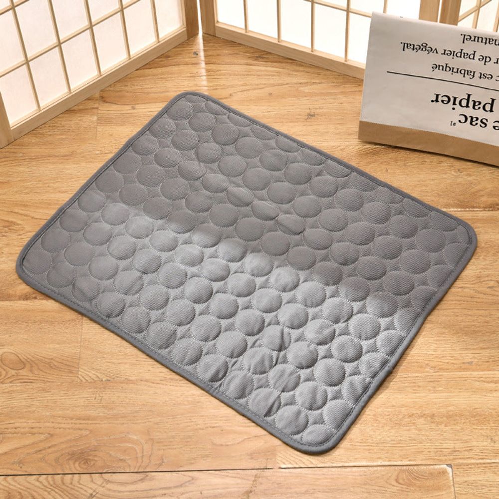 CoolPaws™ - Selbstkühlende Komfort-Matte für Haustiere